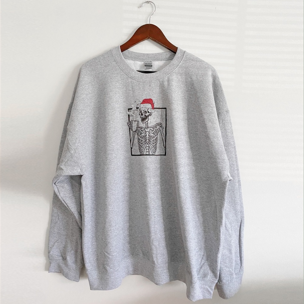 Christmas Skeleton Santa Hat Coffee Mug Grey Crewneck Sweatshirt